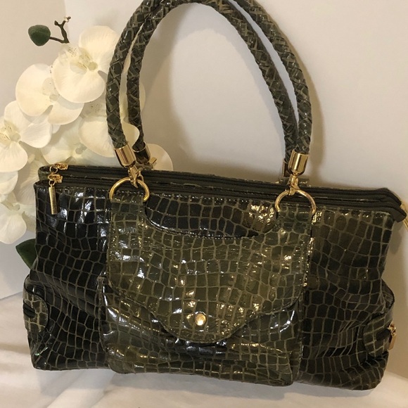 Handbags - VTG Green NWOT Leather The Find Purse Handbag